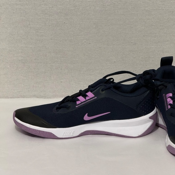 Nike Omni Multi-Court Sneakers - size 6.5 - Picture 3 of 9